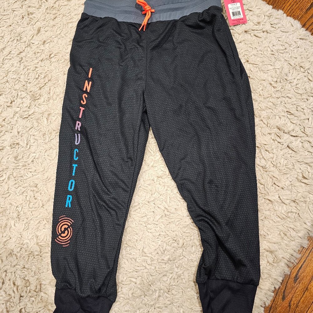 Zumba Strong Jogger Capris Size M